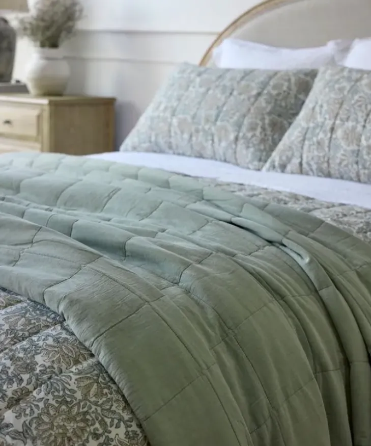 Discount Freya Quilt Sage Small Bed Linen